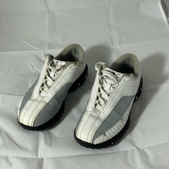 Nike Tiger Woods Sz 5Y Tour TW Jr Youth Golf Shoe - Picture 1 of 5